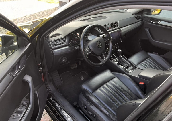 Skoda Superb cena 65000 przebieg: 102000, rok produkcji 2018 z Miłomłyn małe 67